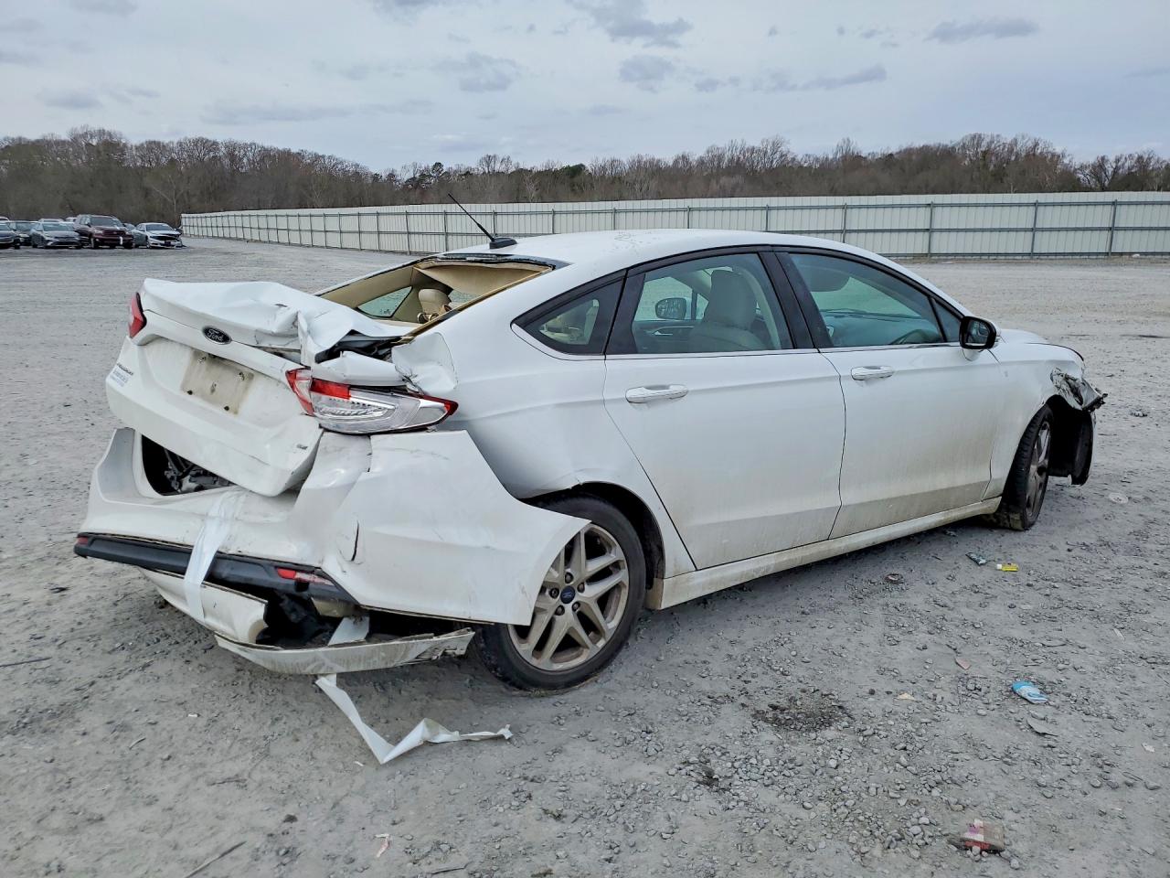 2016 FORD FUSION SE photo 3