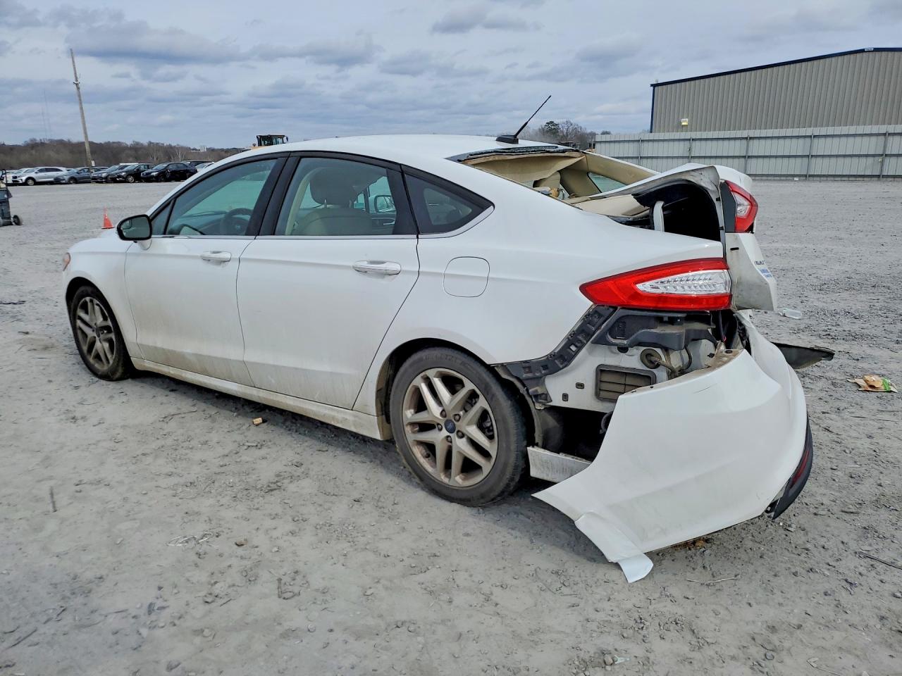 2016 FORD FUSION SE photo 2