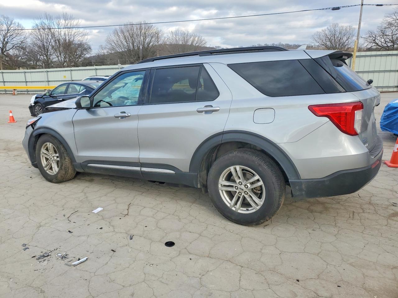2020 FORD EXPLORER XLT photo 4