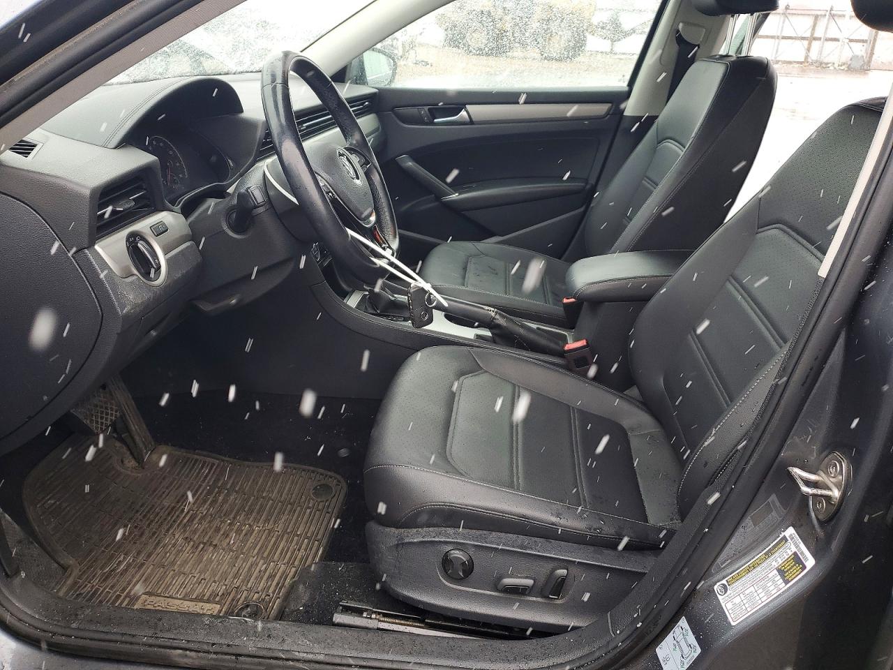 2020 VOLKSWAGEN PASSAT SE photo 13