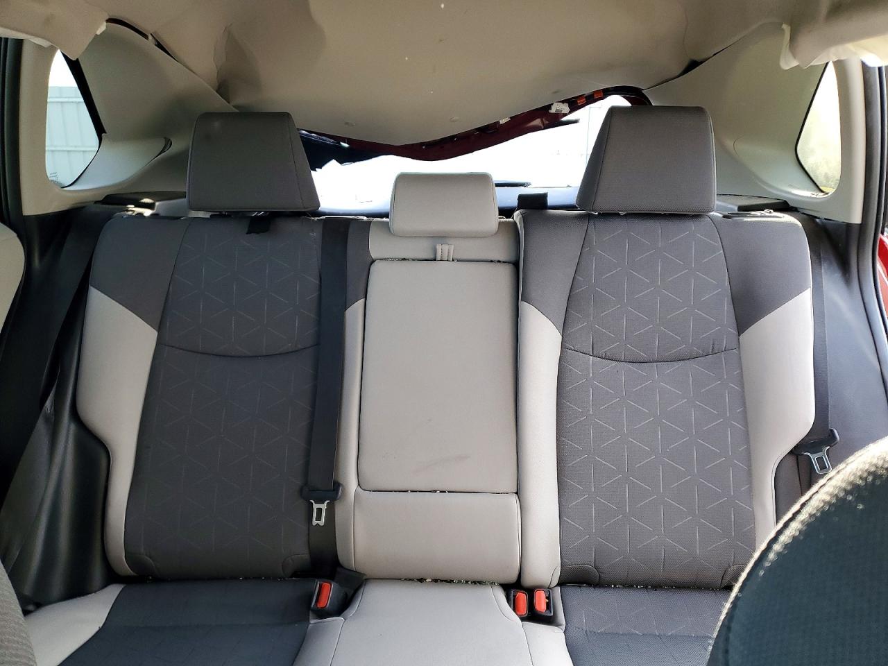 2024 TOYOTA RAV4 XLE photo 28