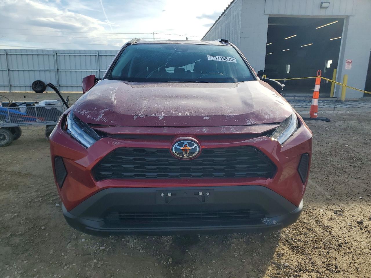 2024 TOYOTA RAV4 XLE photo 13