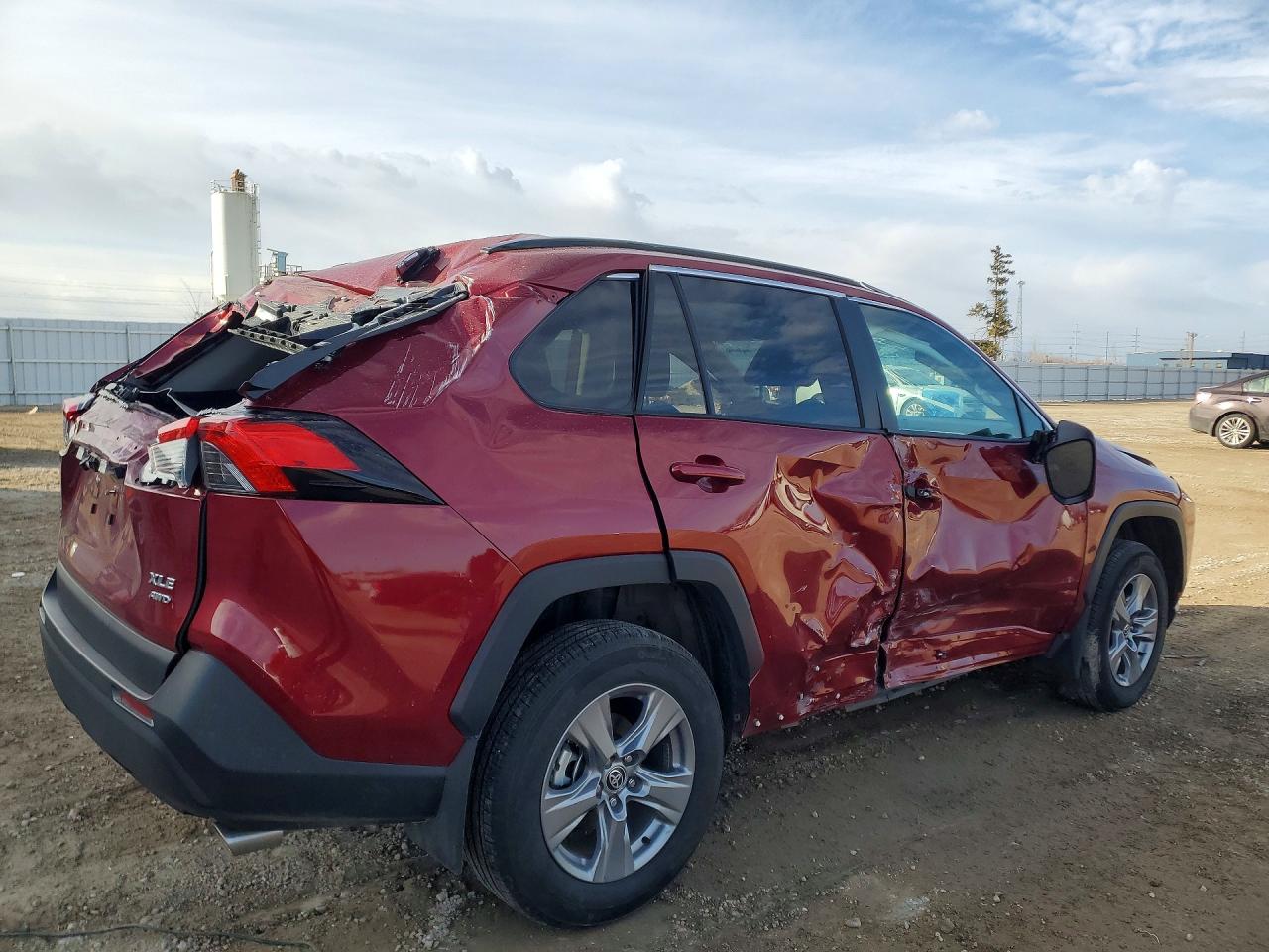 2024 TOYOTA RAV4 XLE photo 7