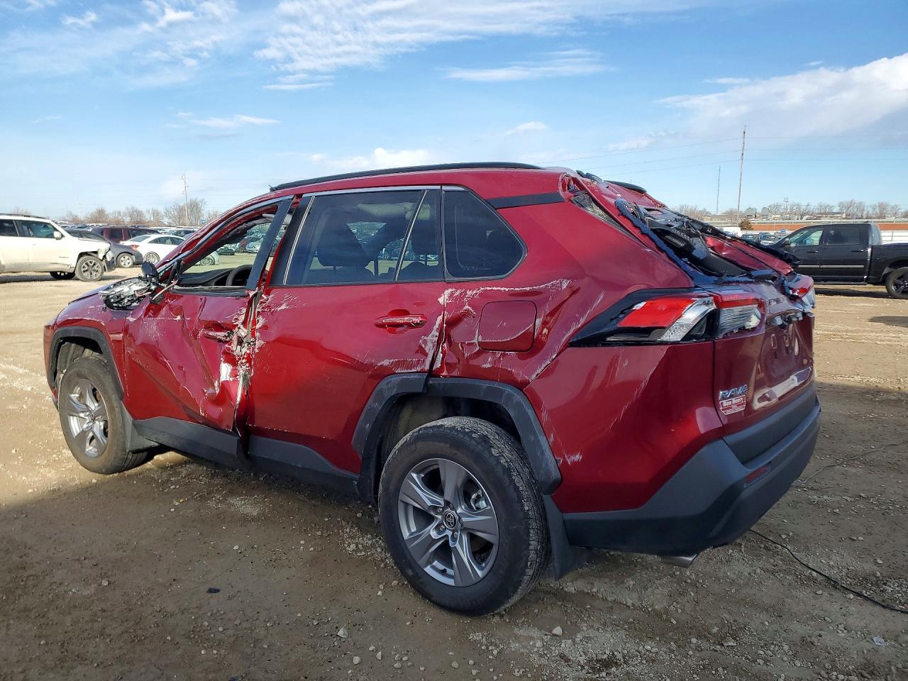 2024 TOYOTA RAV4 XLE photo 4