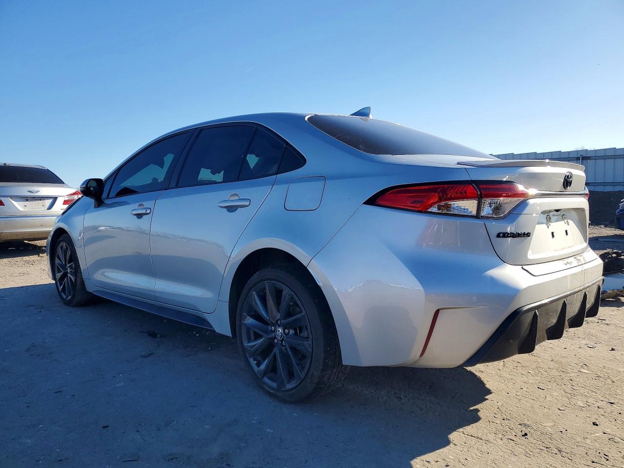 2023 TOYOTA COROLLA SE photo 3