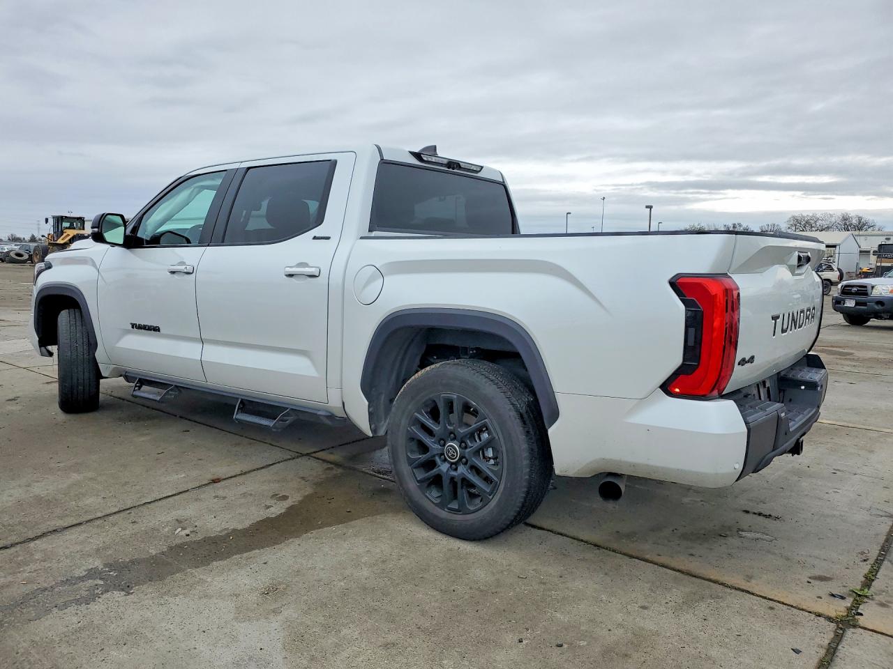 2024 TOYOTA TUNDRA LIMITED HV photo 4