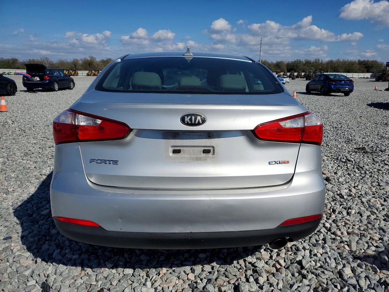 2015 KIA FORTE EX photo 16