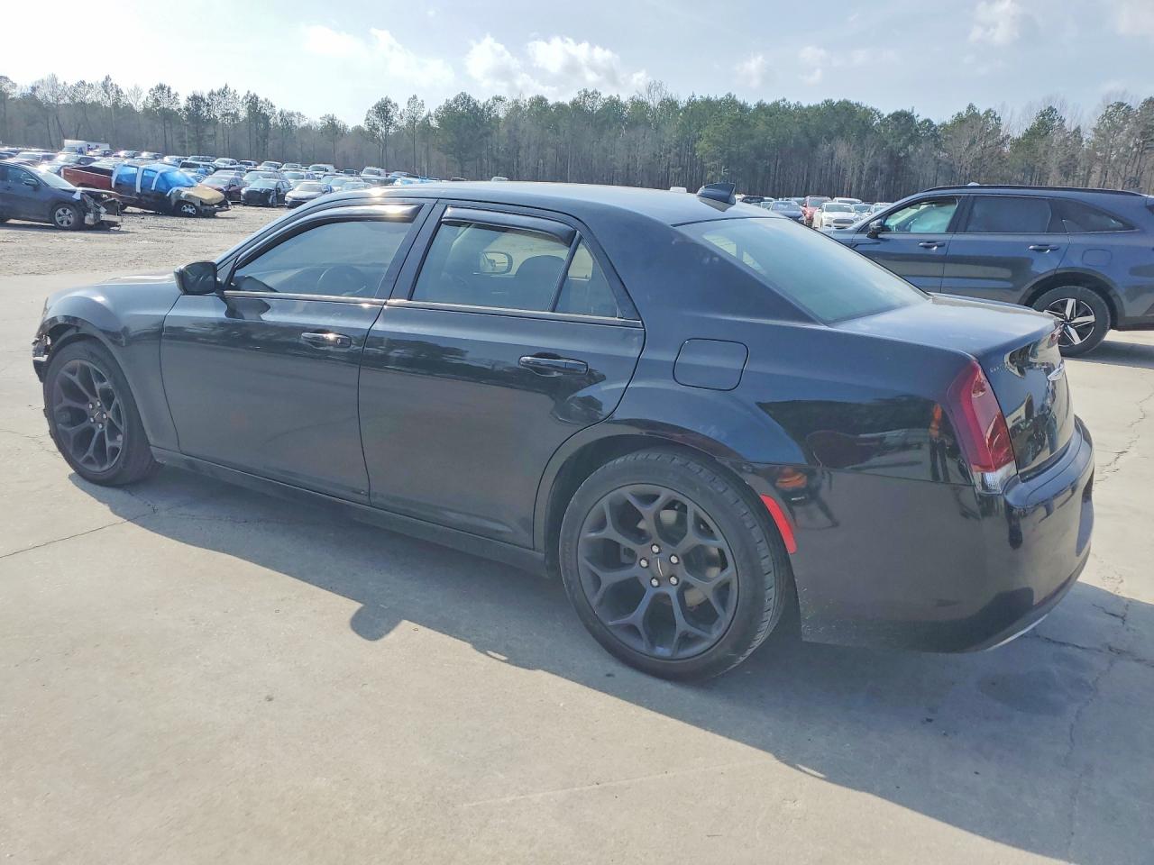 2019 CHRYSLER 300 TOURING photo 2