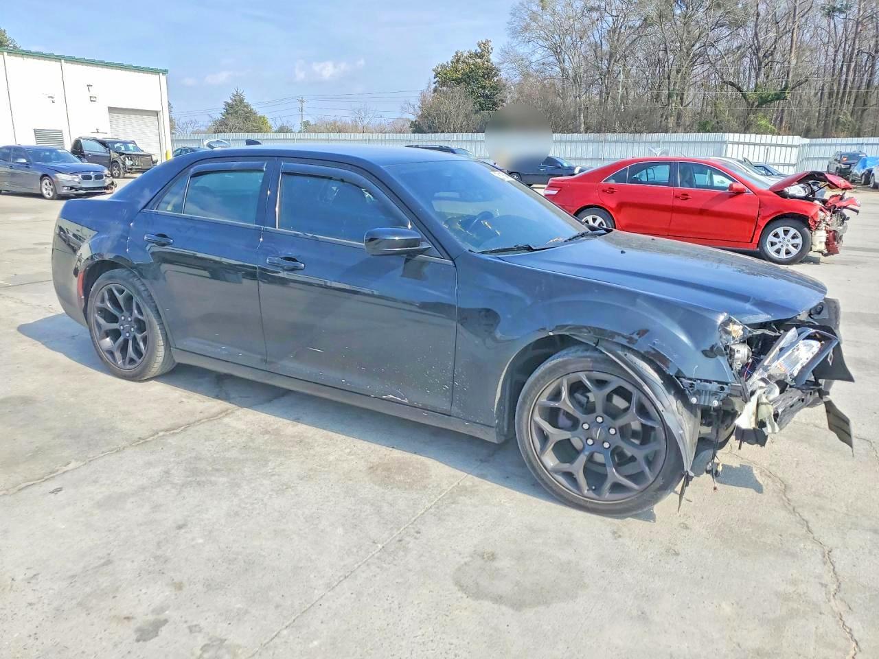 2019 CHRYSLER 300 TOURING photo 4