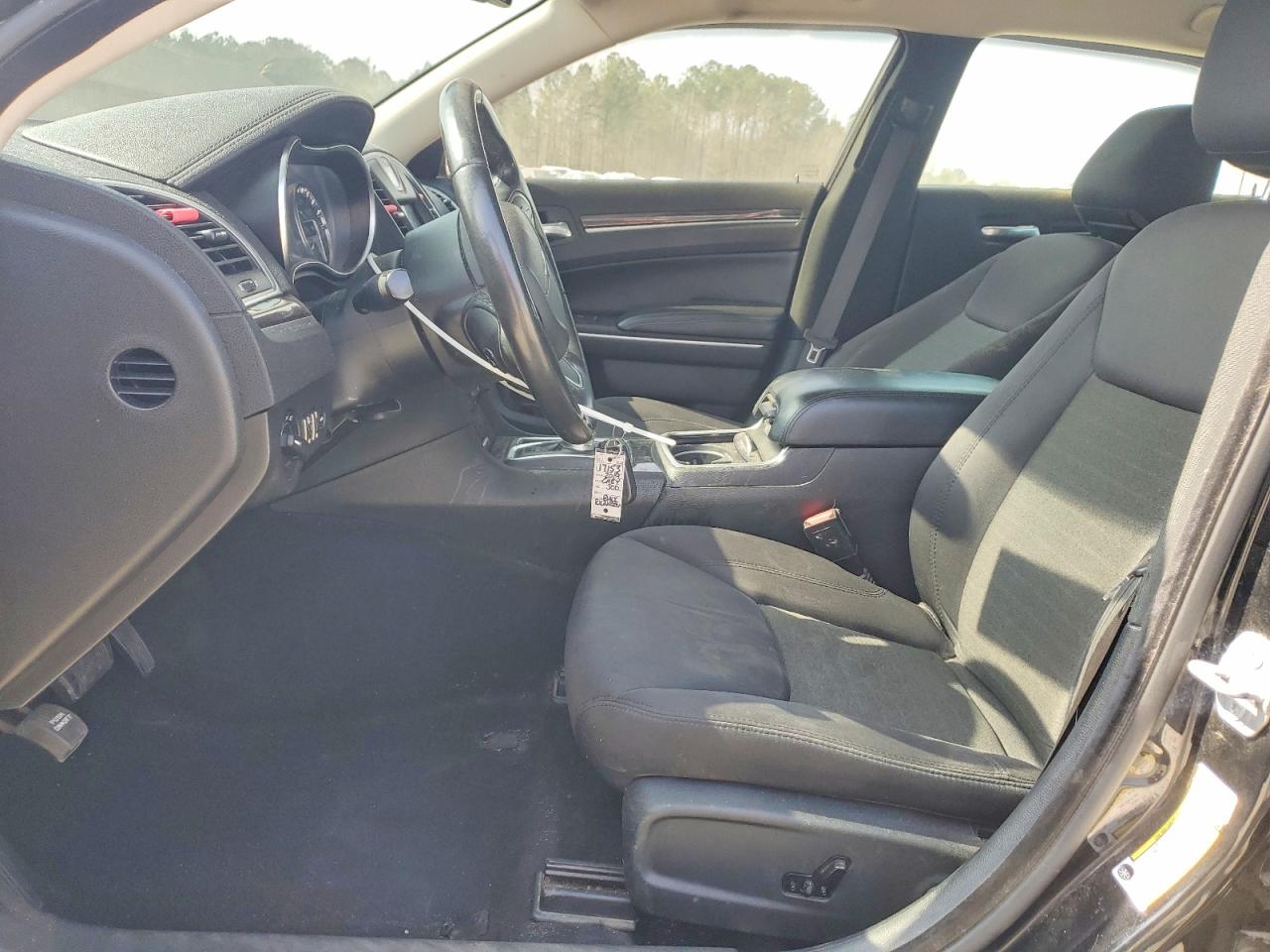 2019 CHRYSLER 300 TOURING photo 7