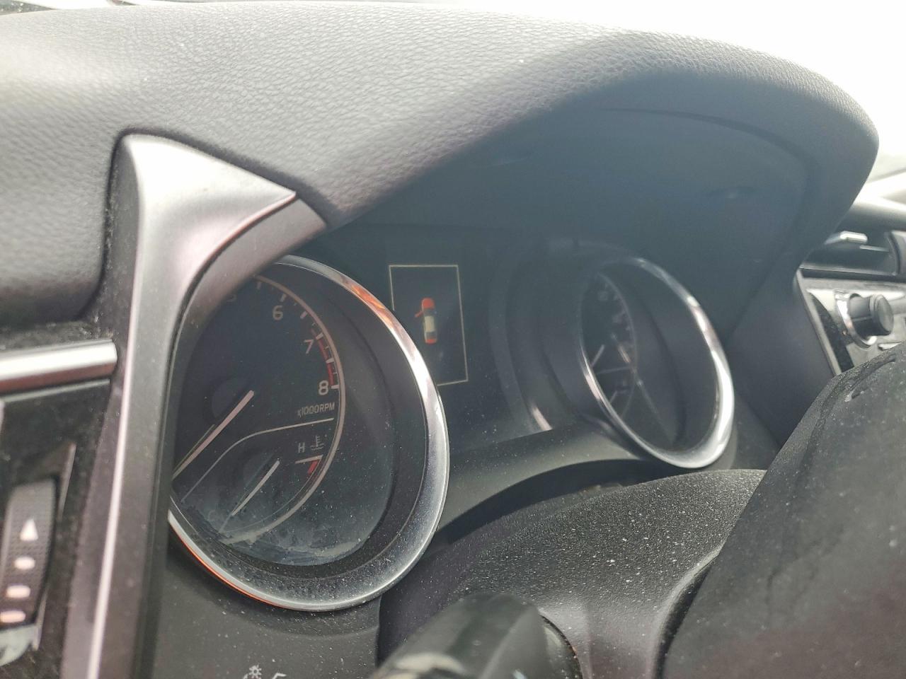 2019 TOYOTA CAMRY SE photo 17