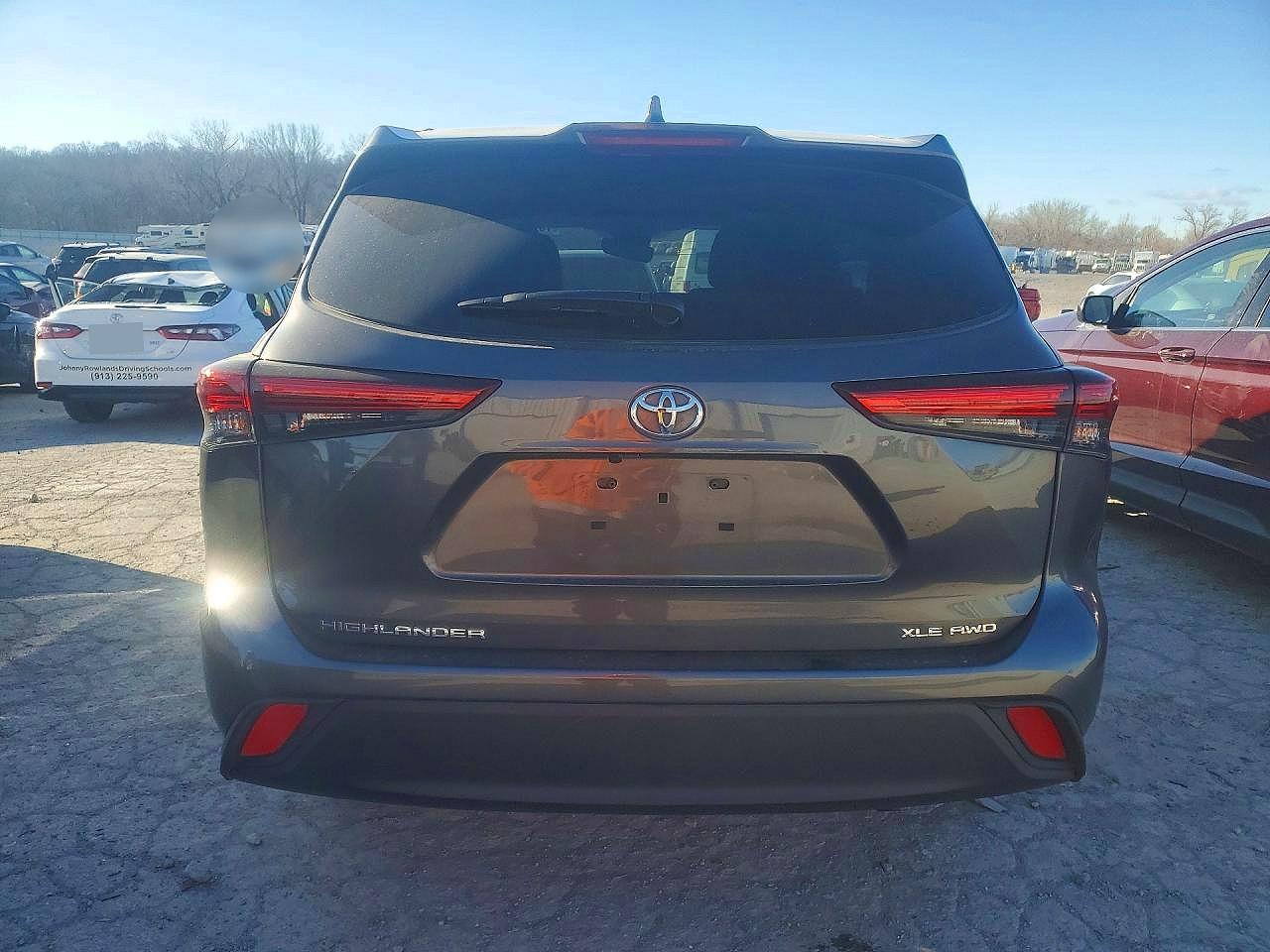 2022 TOYOTA HIGHLANDER XLE photo 16