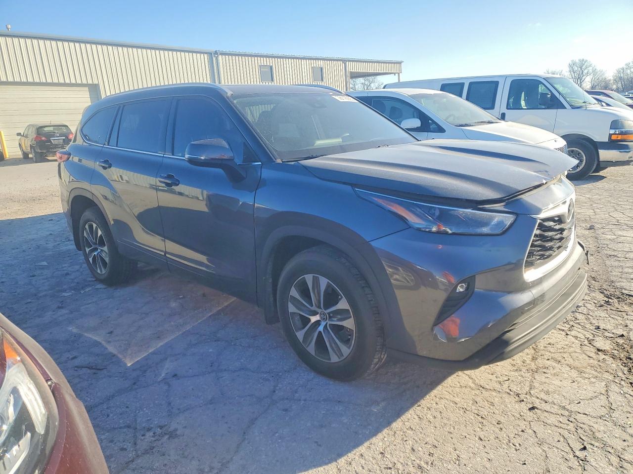 2022 TOYOTA HIGHLANDER XLE photo 10