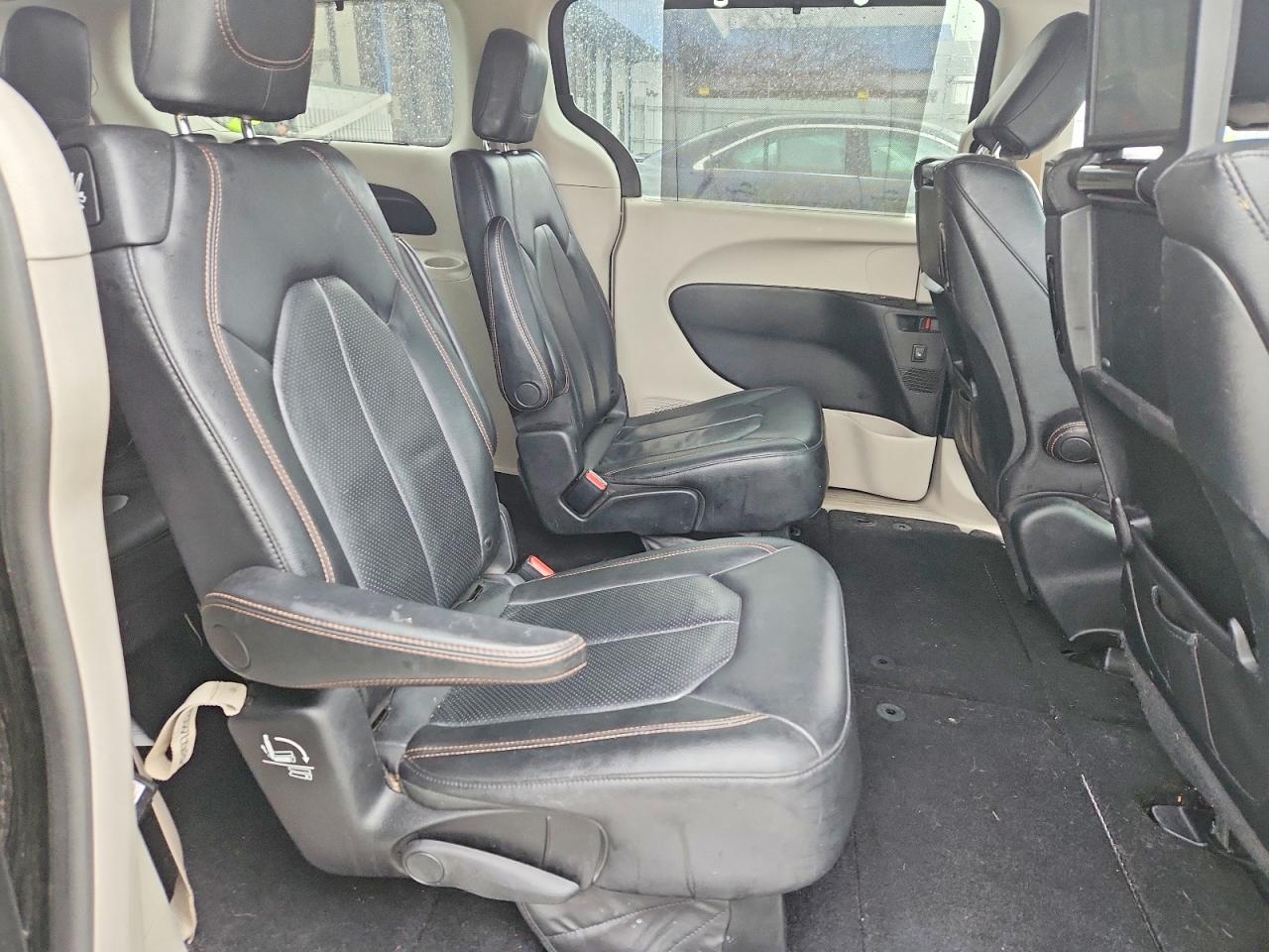 2019 CHRYSLER PACIFICA TOURING L PLUS photo 11