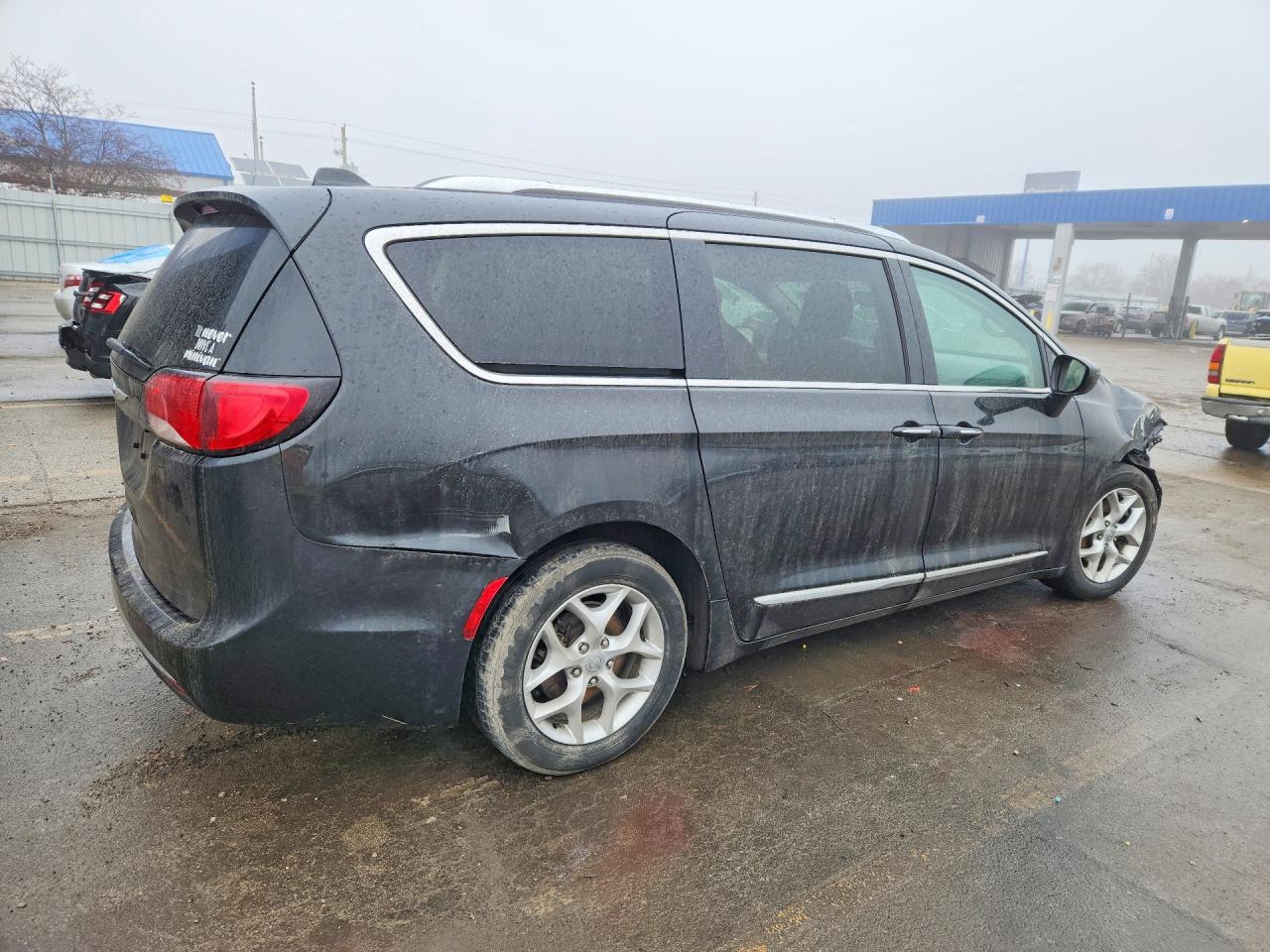 2019 CHRYSLER PACIFICA TOURING L PLUS photo 3