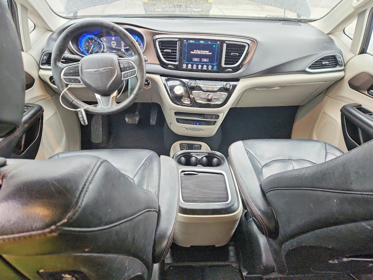 2019 CHRYSLER PACIFICA TOURING L PLUS photo 8