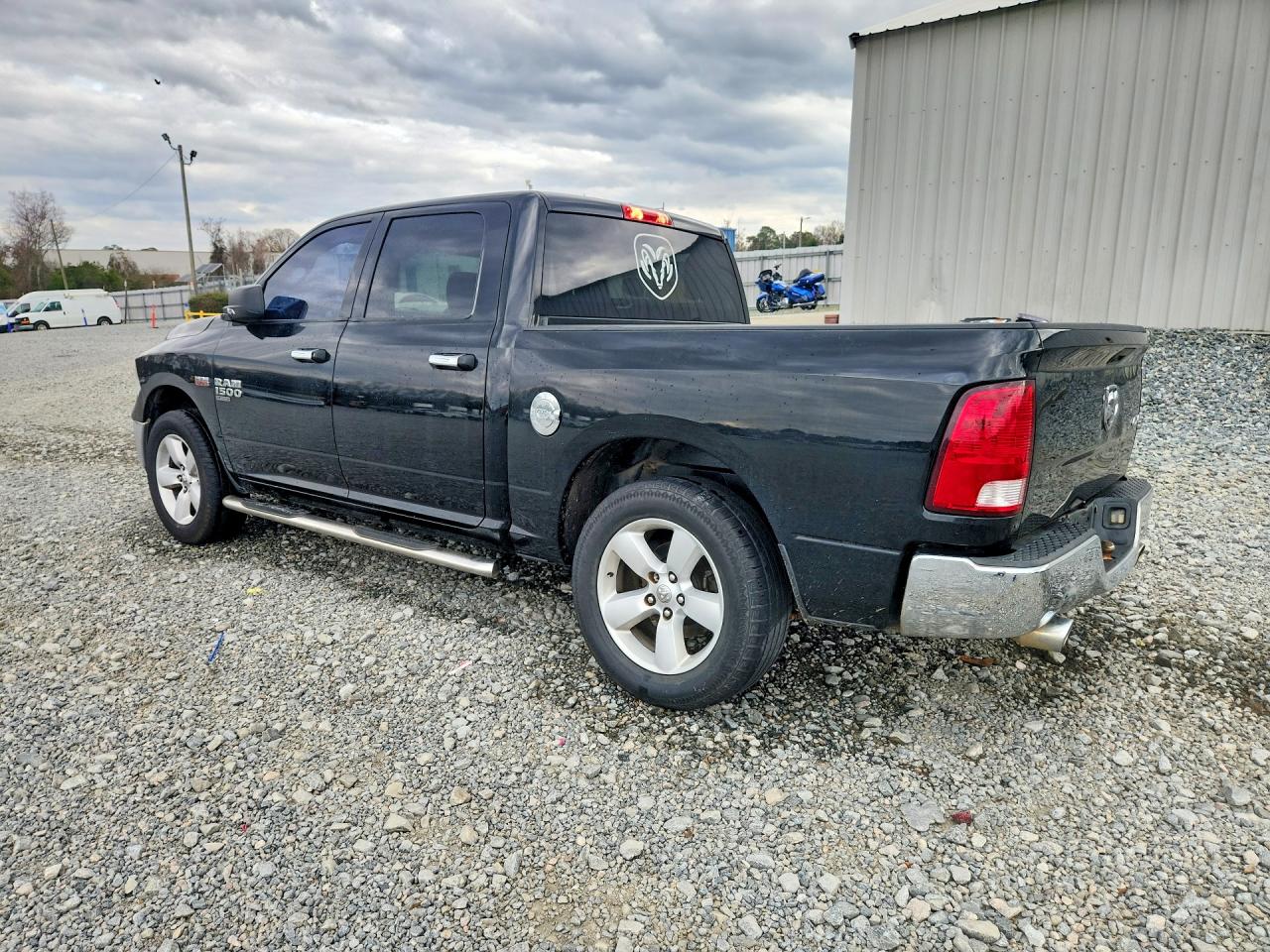 2021 RAM 1500 CLASSIC TRADESMAN photo 3