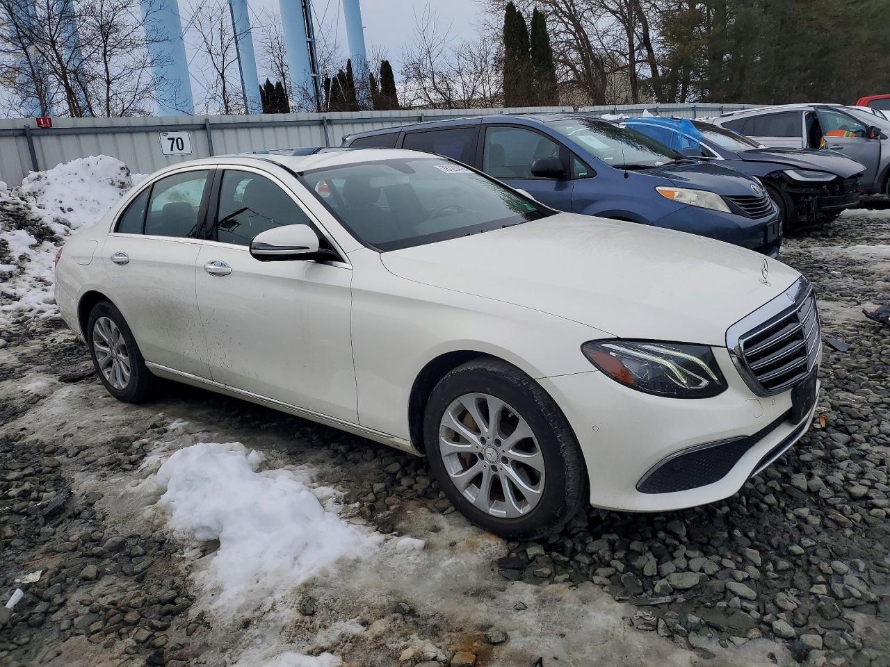 2017 MERCEDES-BENZ E 300 4MATIC photo 4