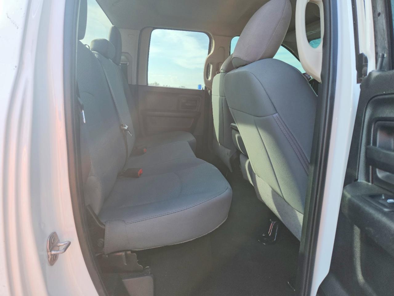 2018 RAM 1500 ST photo 19