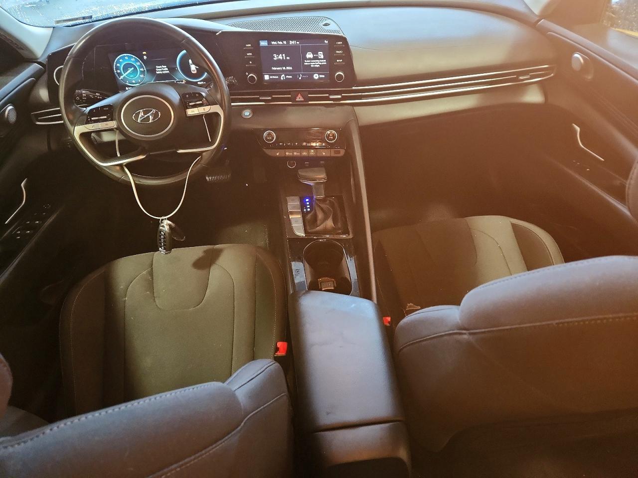 2021 HYUNDAI ELANTRA SEL photo 22
