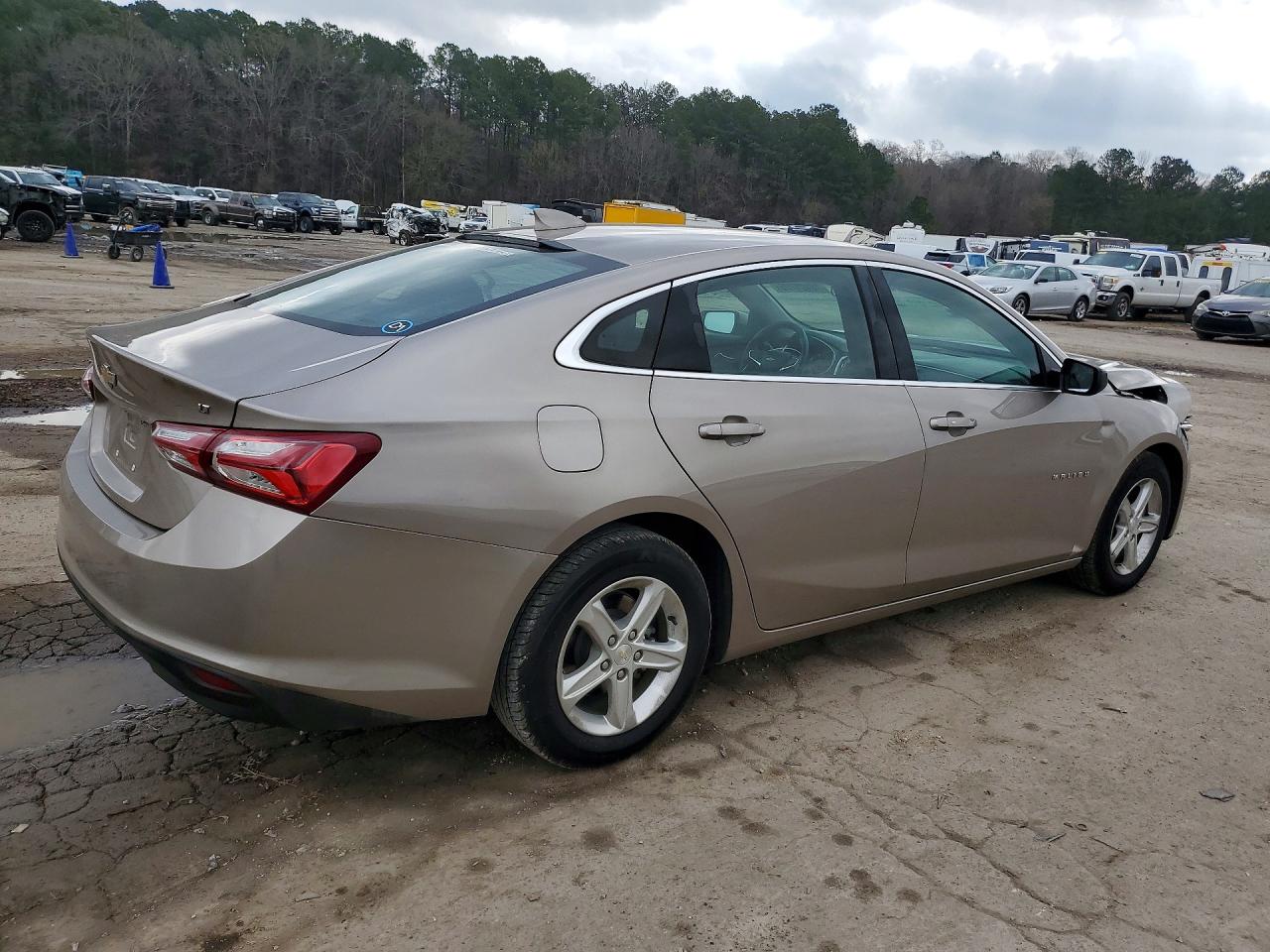 2022 CHEVROLET MALIBU LT photo 5