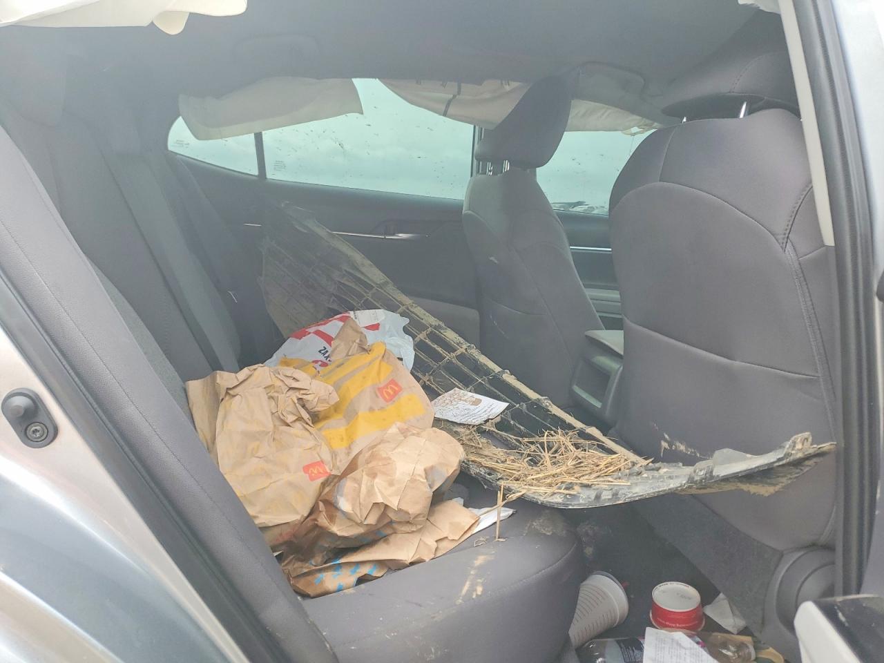 2019 TOYOTA CAMRY L photo 19
