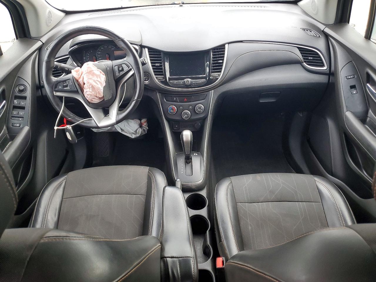 2018 CHEVROLET TRAX 1LT photo 8