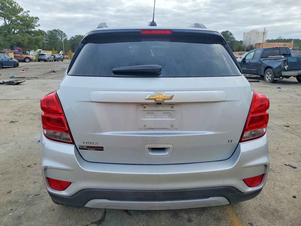 2018 CHEVROLET TRAX 1LT photo 6