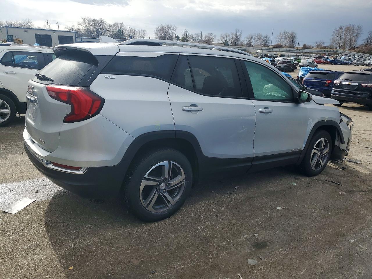 2019 GMC TERRAIN SLT photo 3