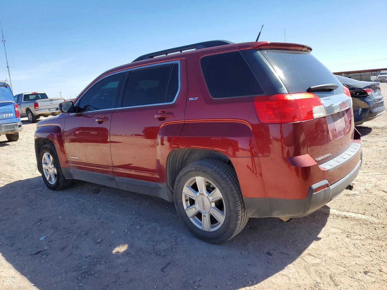2012 GMC TERRAIN photo 2