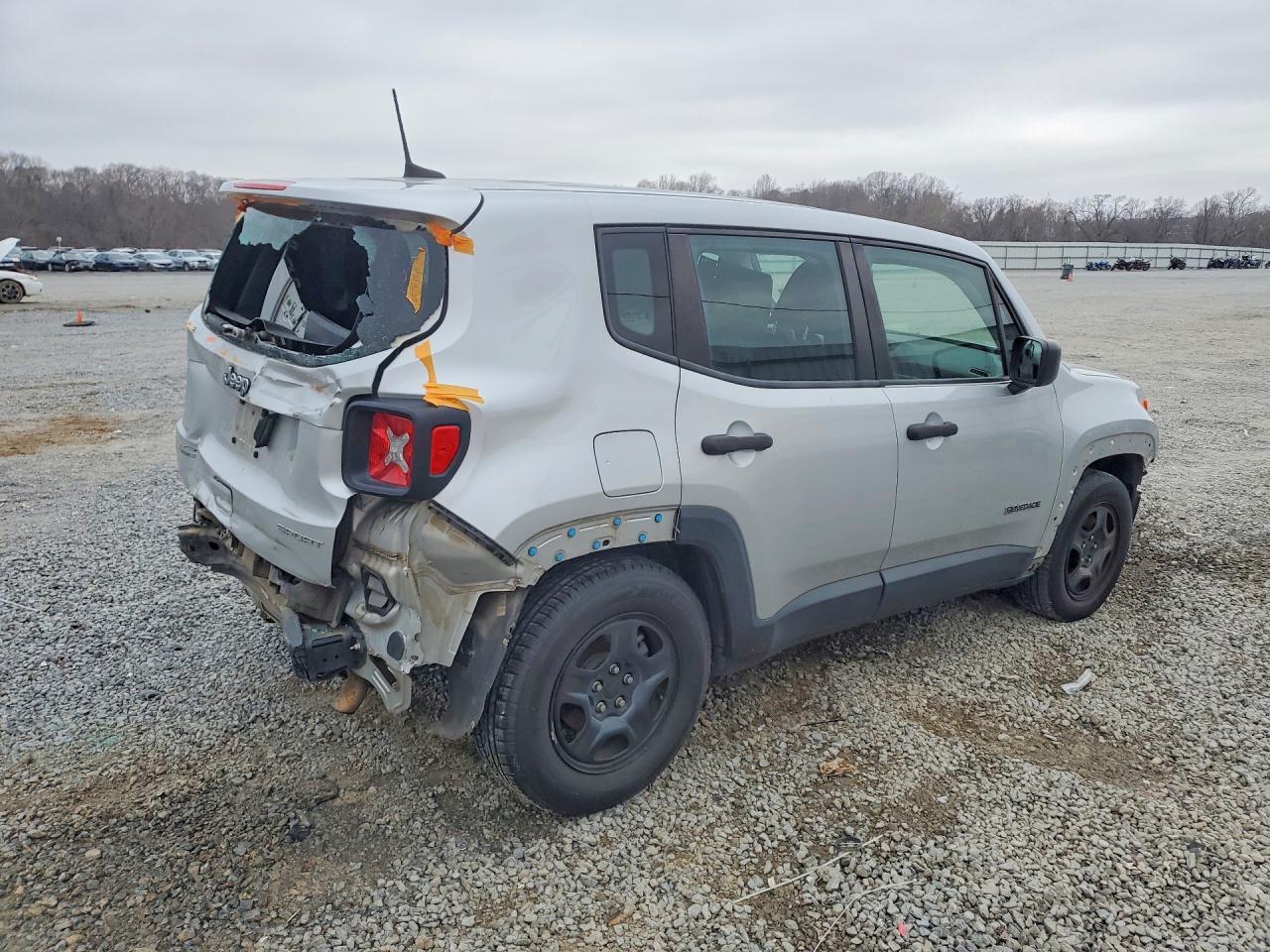 2020 JEEP RENEGADE SPORT photo 3