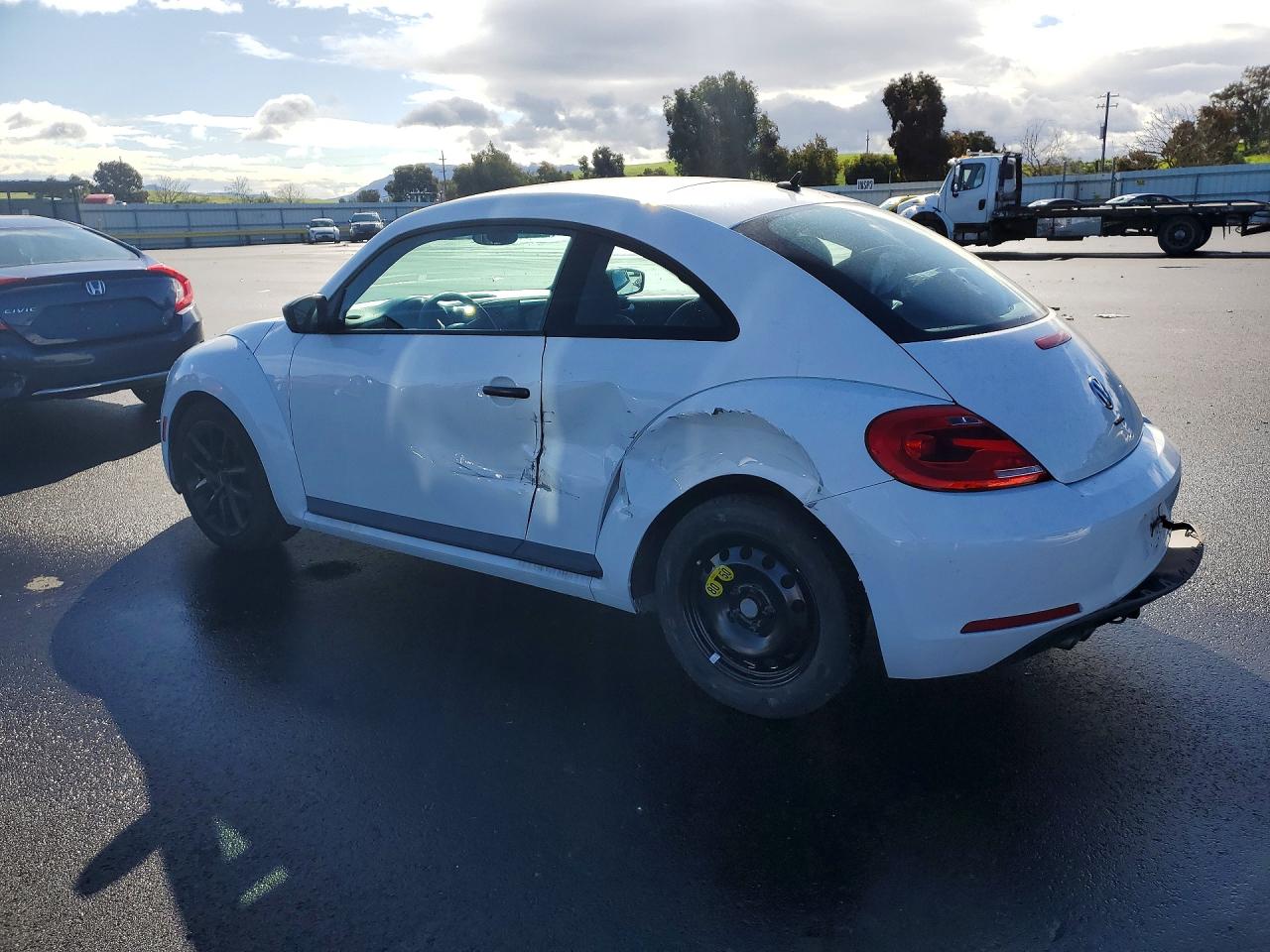 2015 VOLKSWAGEN BEETLE 1.8T photo 3