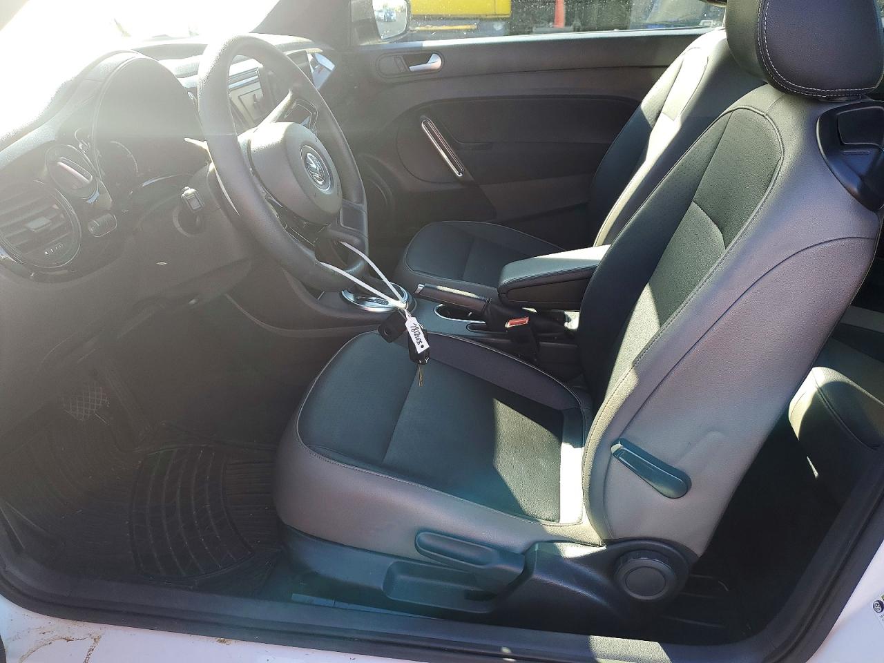 2015 VOLKSWAGEN BEETLE 1.8T photo 13