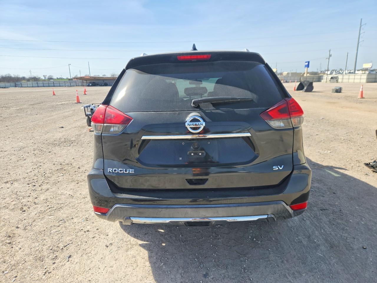 2017 NISSAN ROGUE SV photo 11