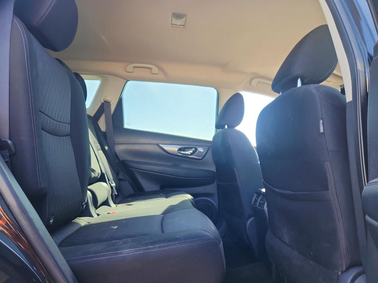 2017 NISSAN ROGUE SV photo 21
