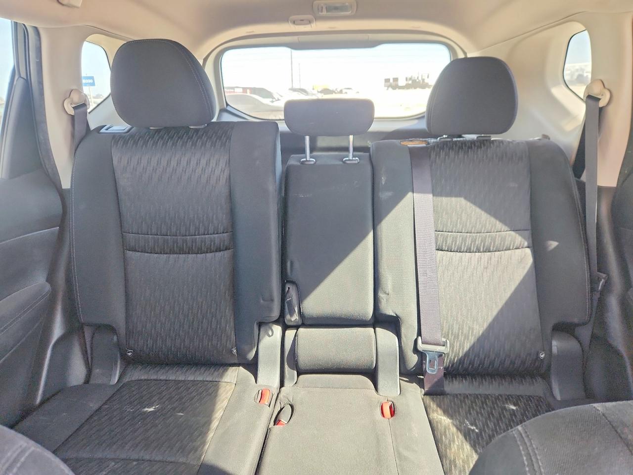 2017 NISSAN ROGUE SV photo 19