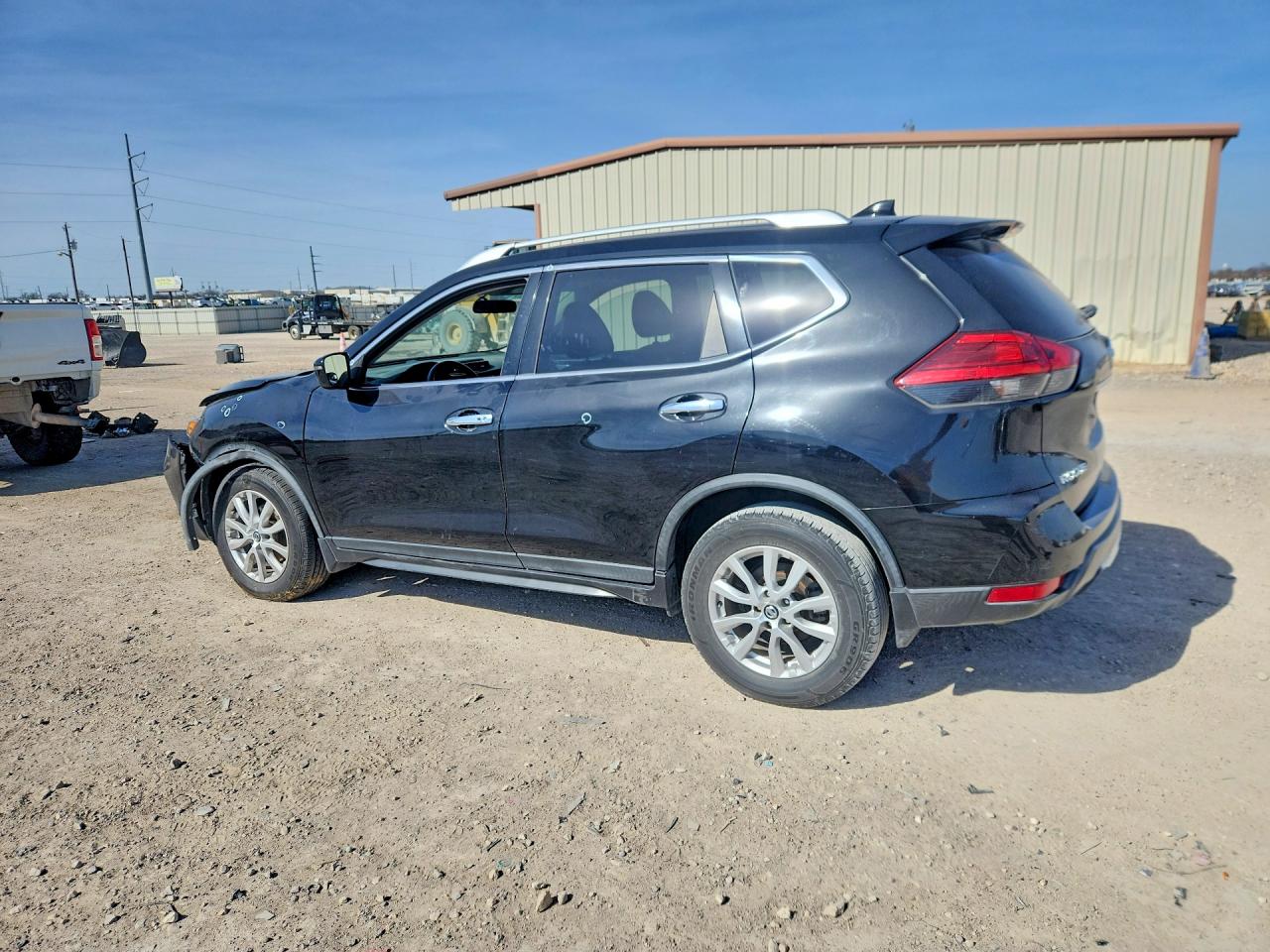 2017 NISSAN ROGUE SV photo 3