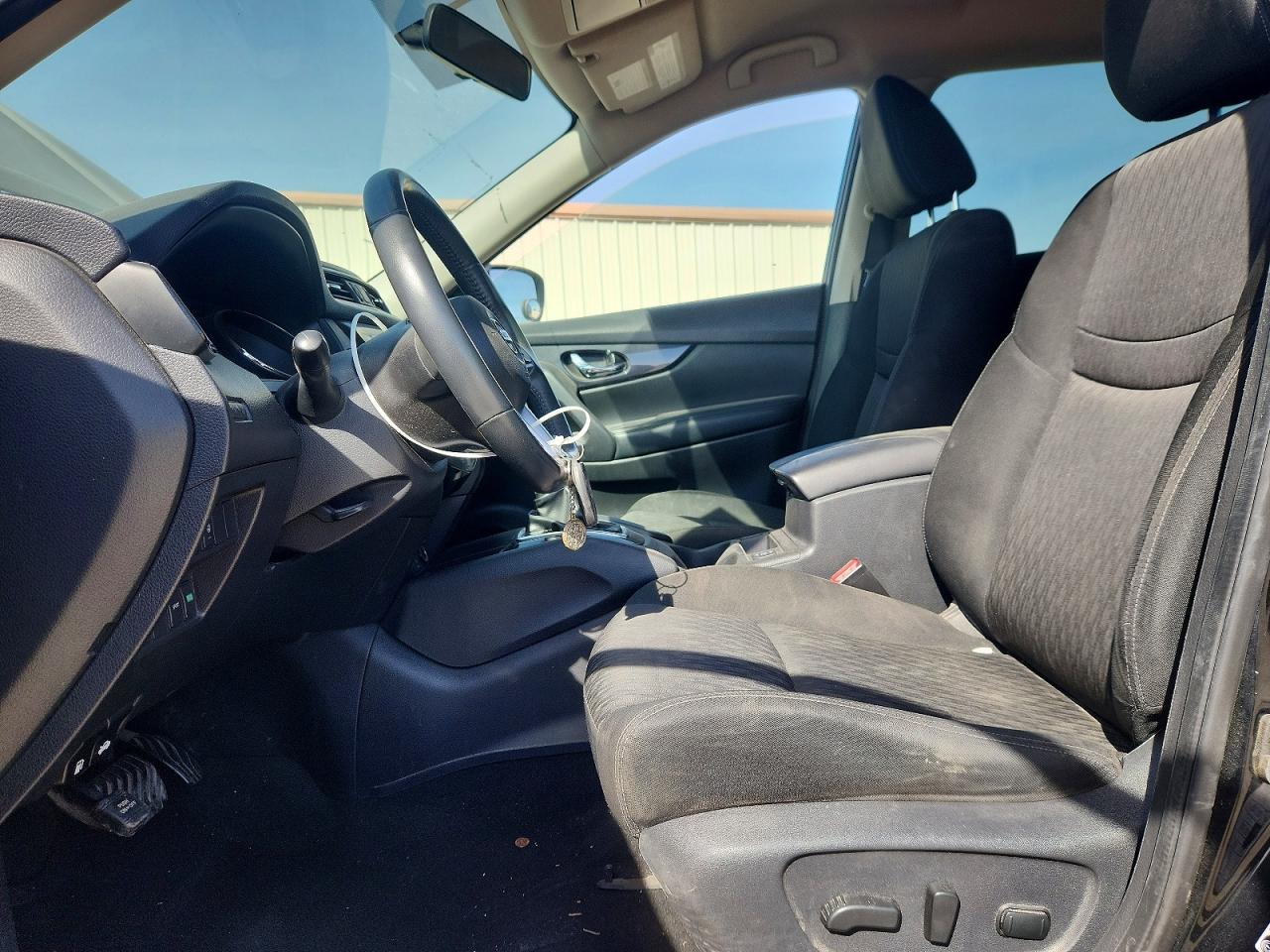 2017 NISSAN ROGUE SV photo 13