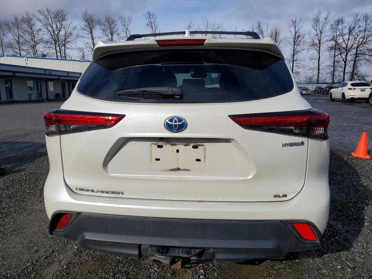 2020 TOYOTA HIGHLANDER HYBRID XLE photo 6