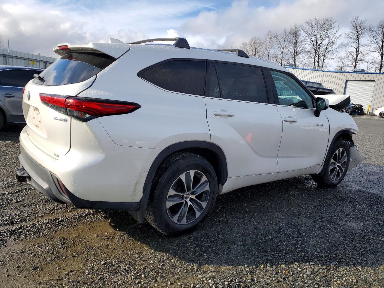 2020 TOYOTA HIGHLANDER HYBRID XLE photo 3