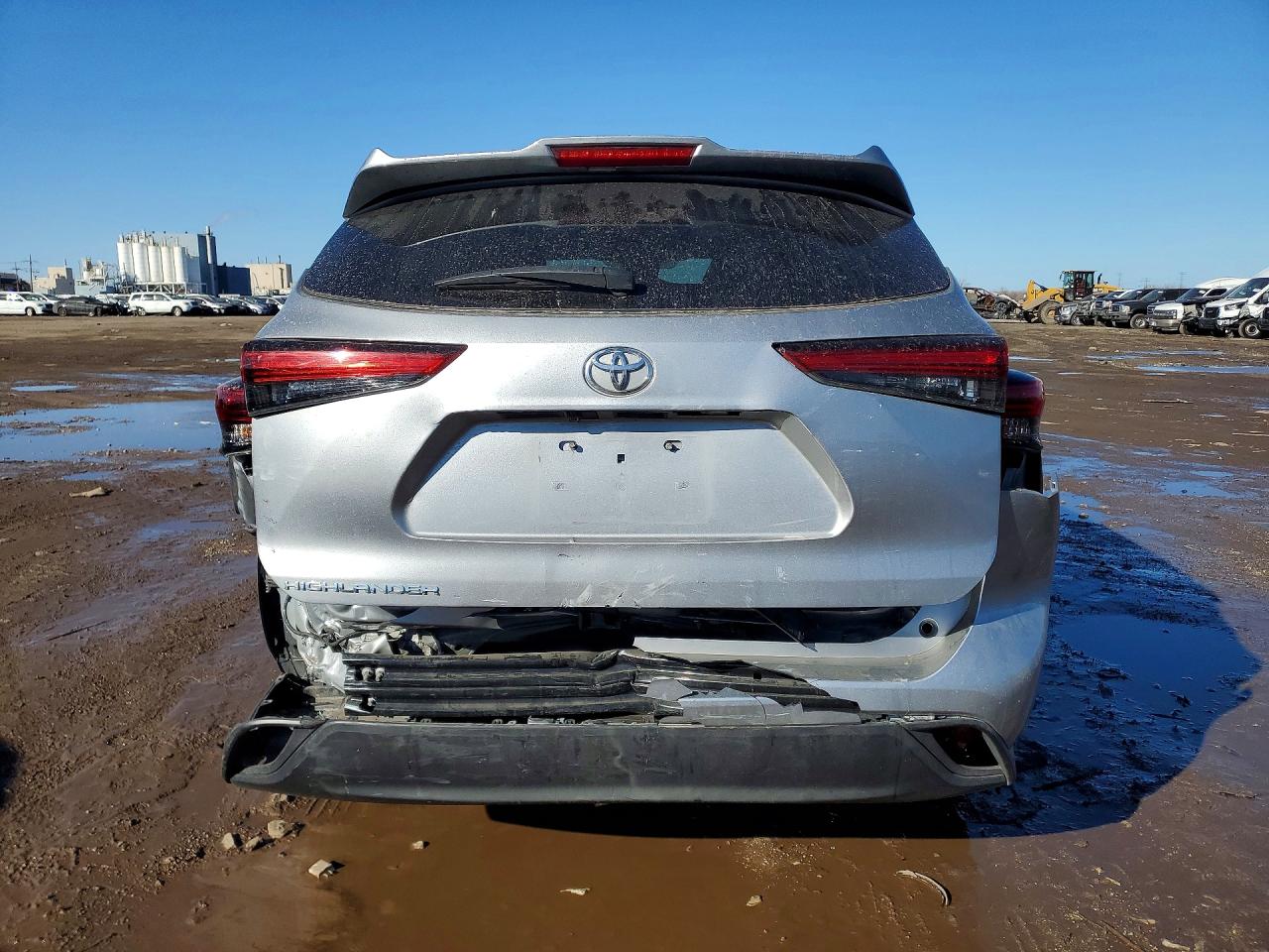2023 TOYOTA HIGHLANDER LE photo 6