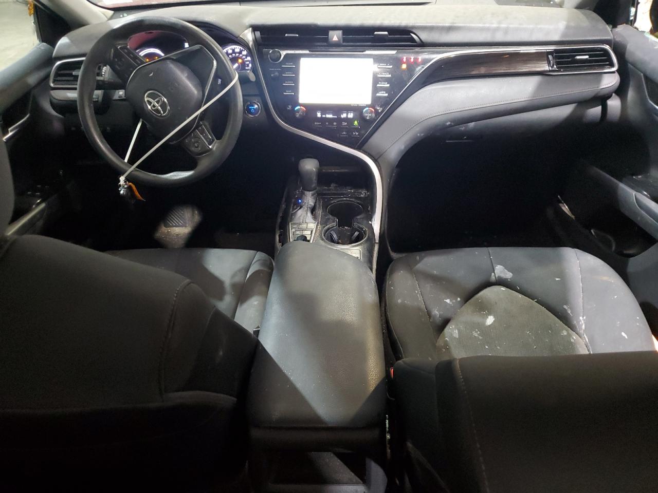 2019 TOYOTA CAMRY LE photo 22