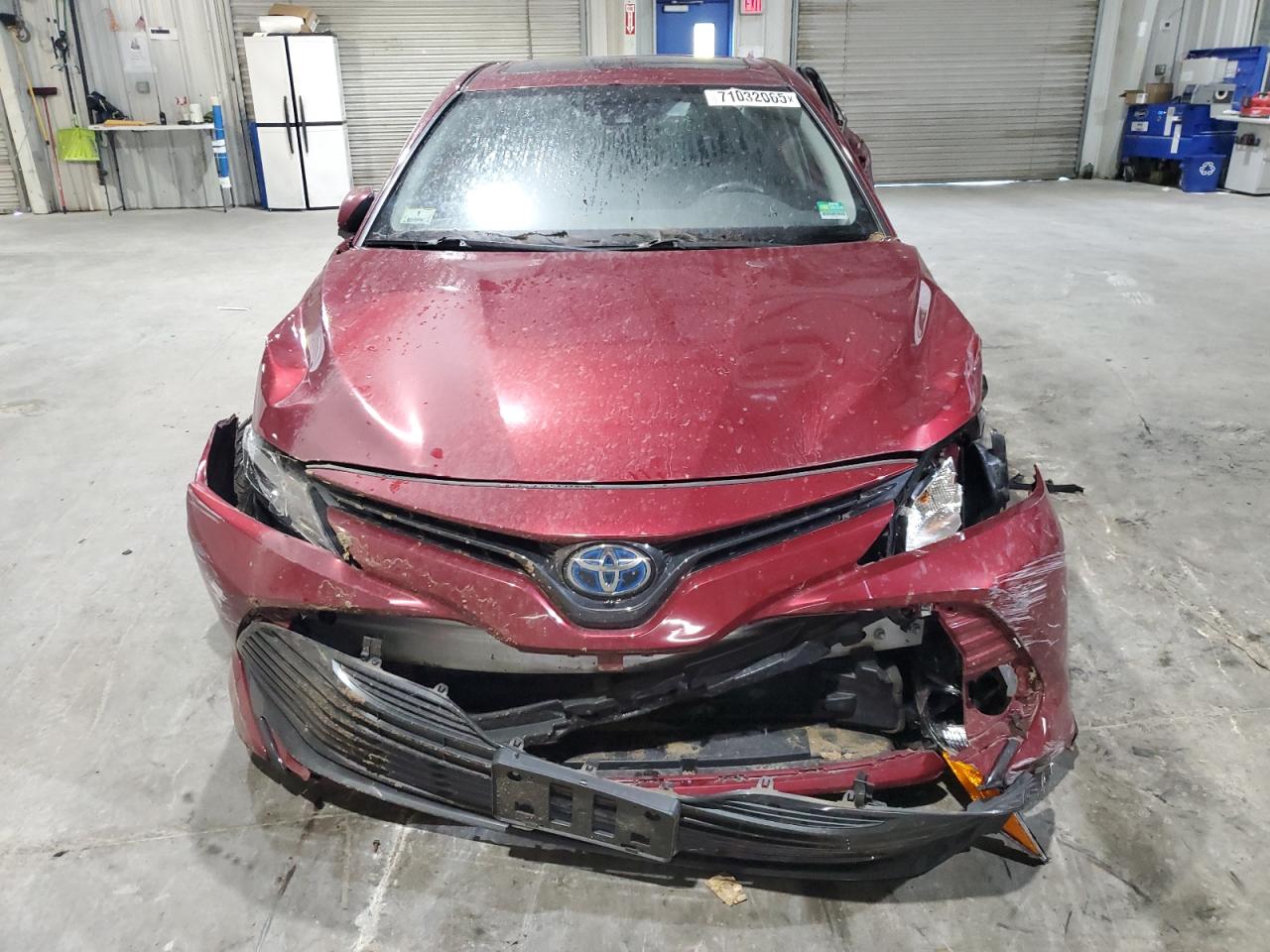 2019 TOYOTA CAMRY LE photo 13