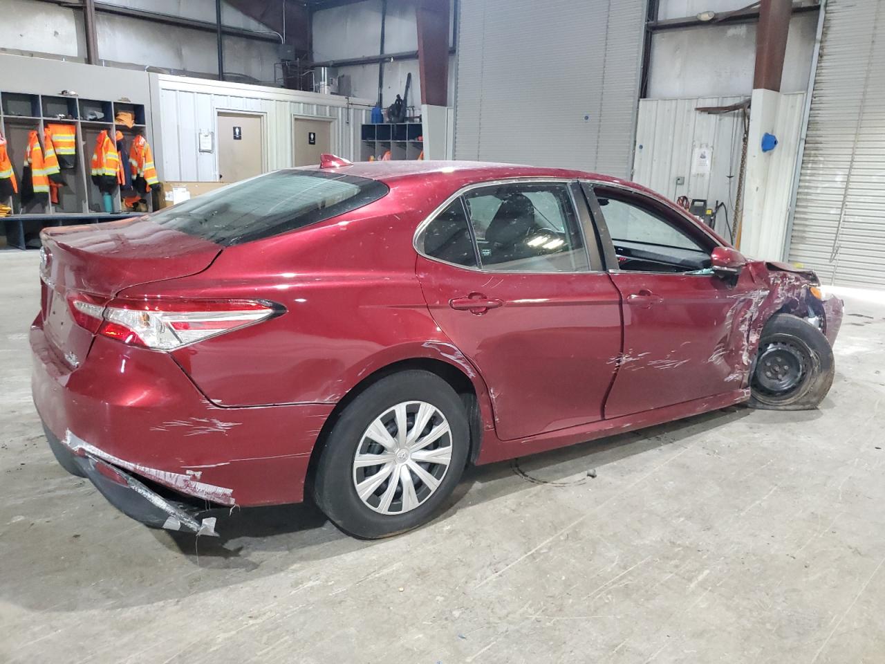 2019 TOYOTA CAMRY LE photo 7