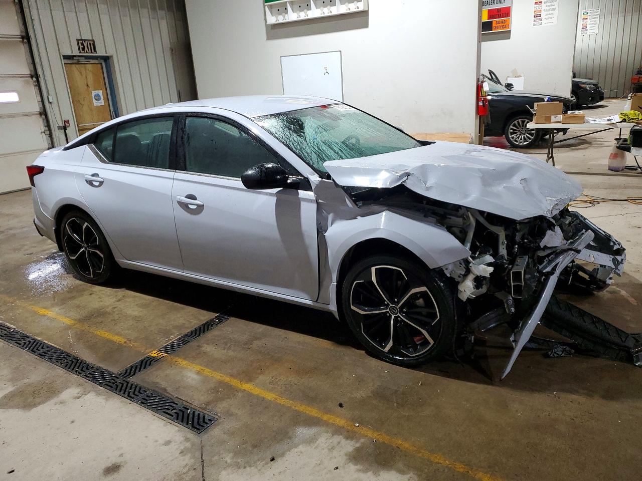 2024 NISSAN ALTIMA 2.5 SR photo 4