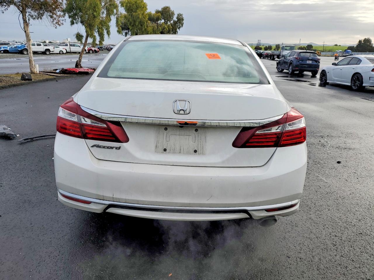 2016 HONDA ACCORD photo 11