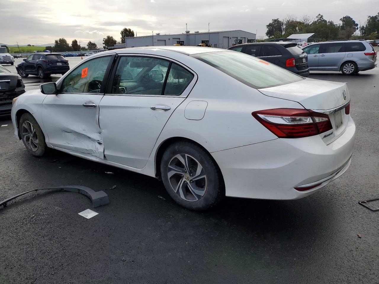 2016 HONDA ACCORD photo 3