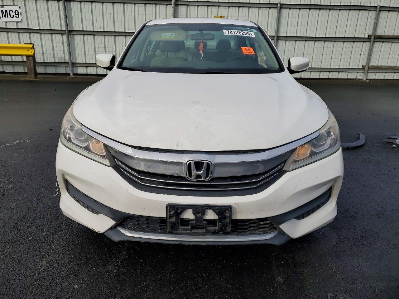 2016 HONDA ACCORD photo 9