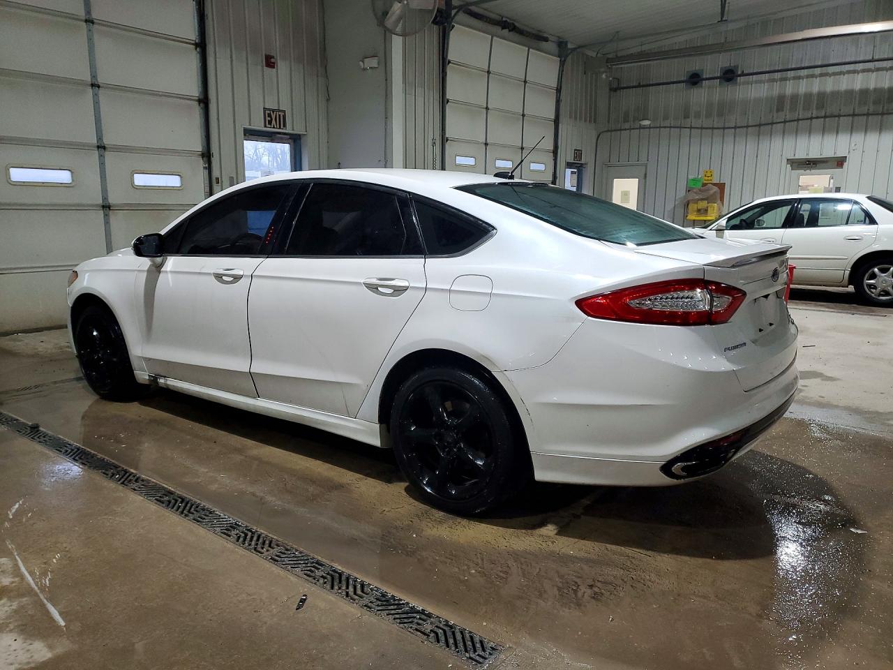 2015 FORD FUSION SE photo 2