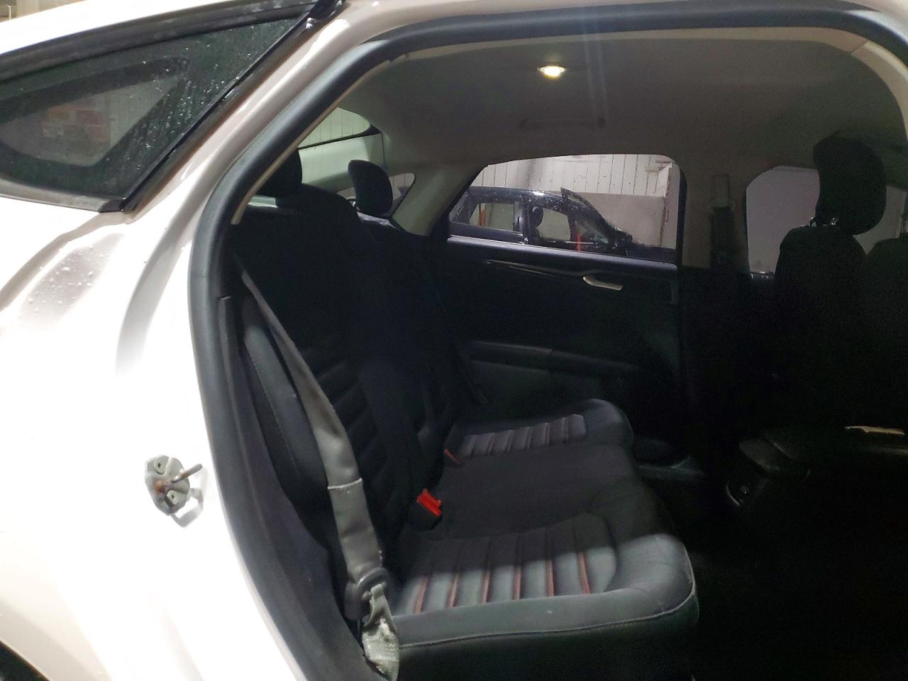 2015 FORD FUSION SE photo 10